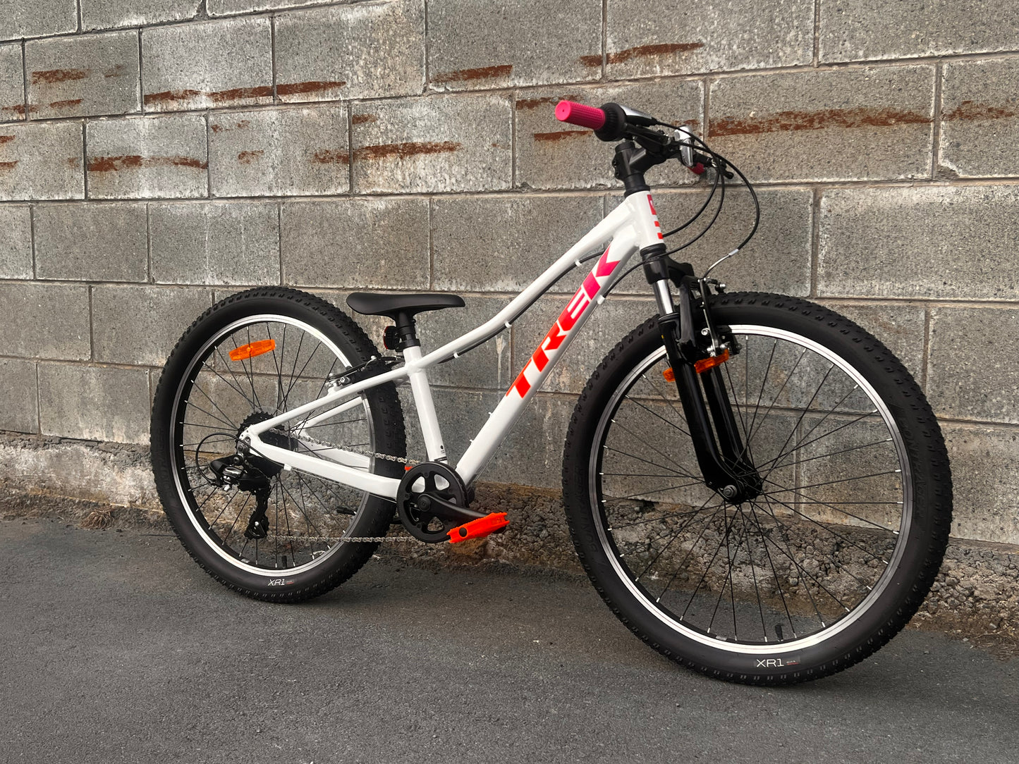 Trek Precaliber 24” White